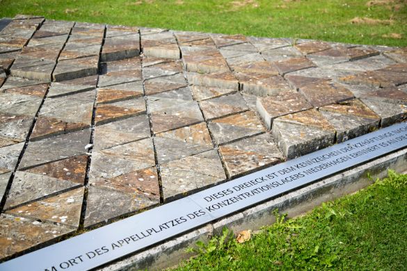 Gedenkfeier für die Opfer der SS-Gewalt in Wewelsburg anlässlich des 79. Jahrestages der Befreiung des Konzentrationslagers in Wewelsburg